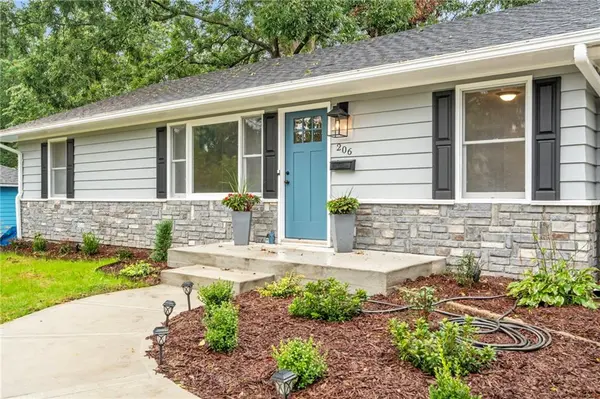 206 Highland ST, Sweet Springs, MO 65351
