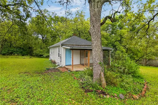 6813 Manchester AVE, Kansas City, MO 64133