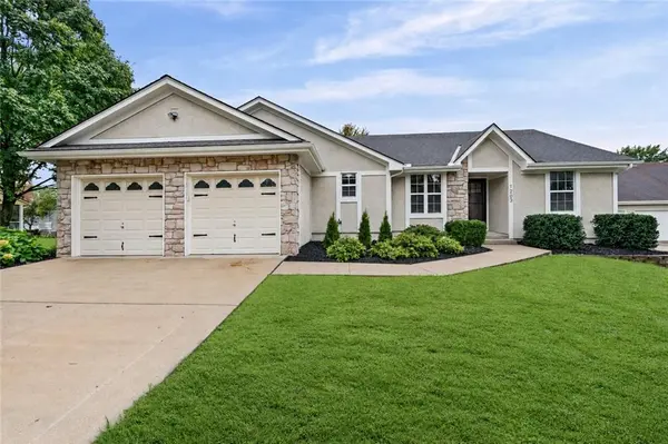 1203 E 118 TER, Kansas City, MO 64131