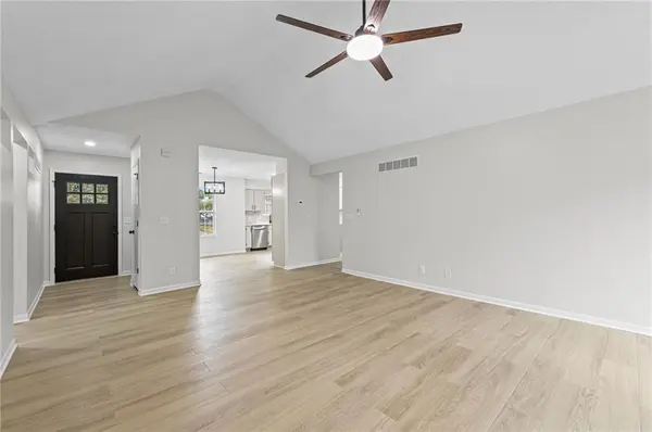 1203 E 118 TER, Kansas City, MO 64131