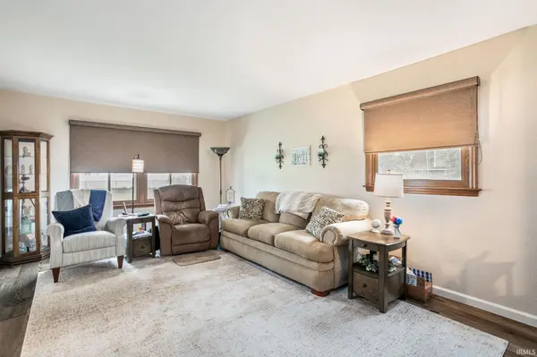 52122 Justine DR, South Bend, IN 46628