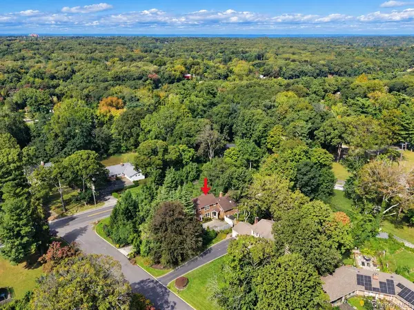 100 Edgewood AVE, Smithtown, NY 11787