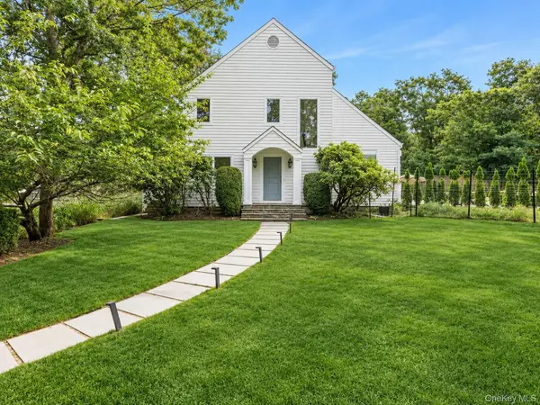 118 Two Holes Water RD, East Hampton, NY 11937