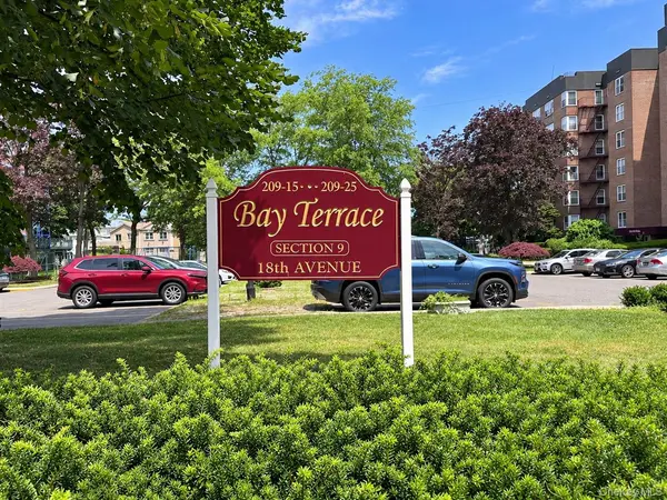 209-15 18th AVE #6F, Bayside, NY 11360
