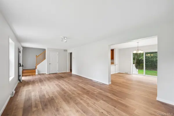 147A Old Country Rd, Speonk, NY 11977