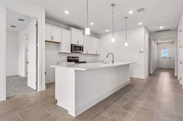 30310 EMERALD FOREST DR, Mount Dora, FL 32757