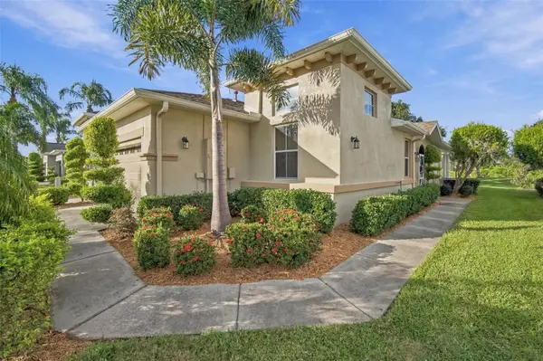 1248 LYNDHURST GREENS DR #1248, Sun City Center, FL 33573