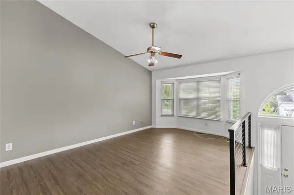991 Sunset Farms CT, St Charles, MO 63304