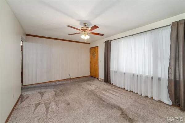 206 Valley DR, Washington, MO 63090