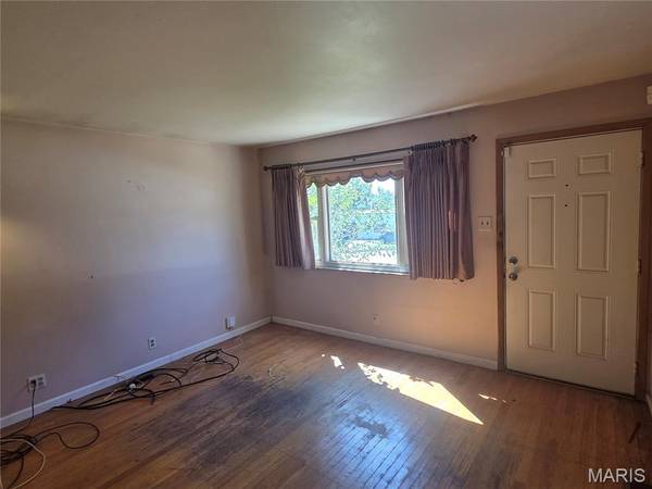 3651 Weber RD, St Louis, MO 63125