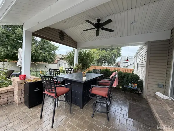 733 Cedar Glen DR, Weldon Spring, MO 63304