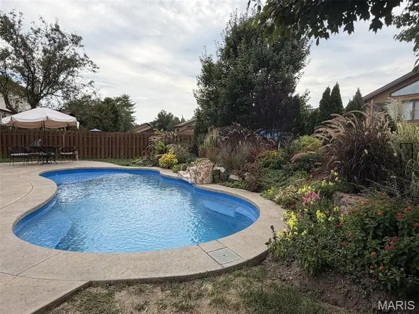 733 Cedar Glen DR, Weldon Spring, MO 63304