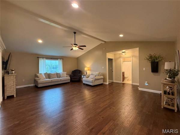 5752 Clear CRK, Hannibal, MO 63401