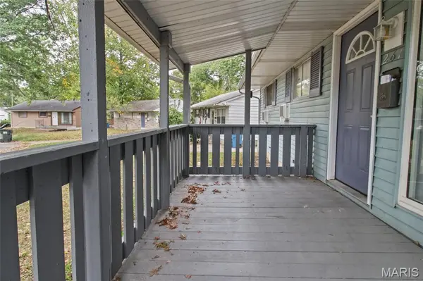 261 Glen Garry RD, St Louis, MO 63137