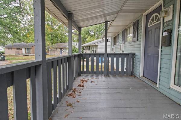 261 Glen Garry RD, St Louis, MO 63137