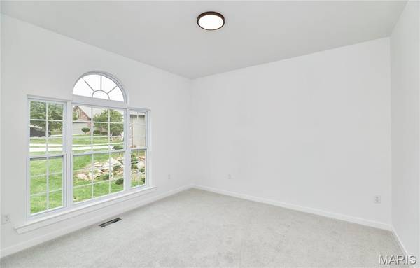 153 Canyon Creek CIR, Moscow Mills, MO 63362