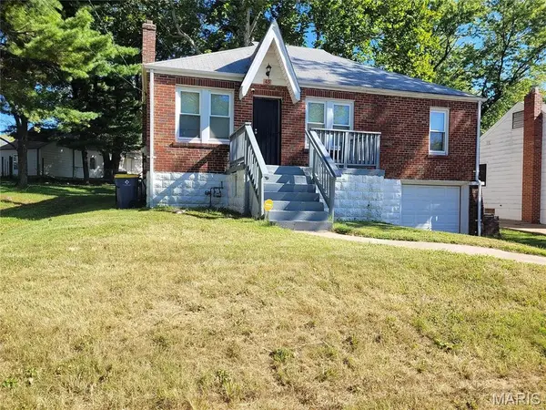 45 Reasor DR, St Louis, MO 63135