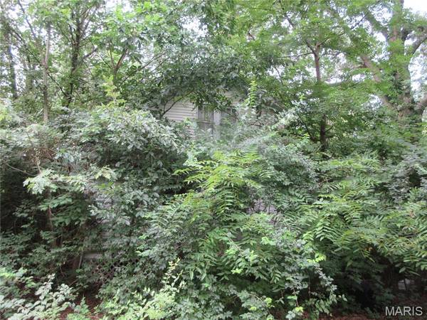18367 State Route 15, Nashville, IL 62263