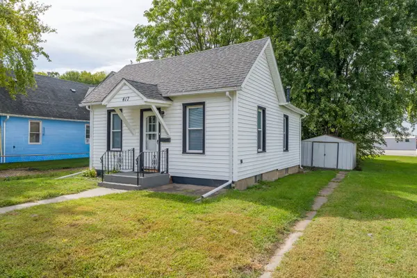 417 37th ST, Moline, IL 61265