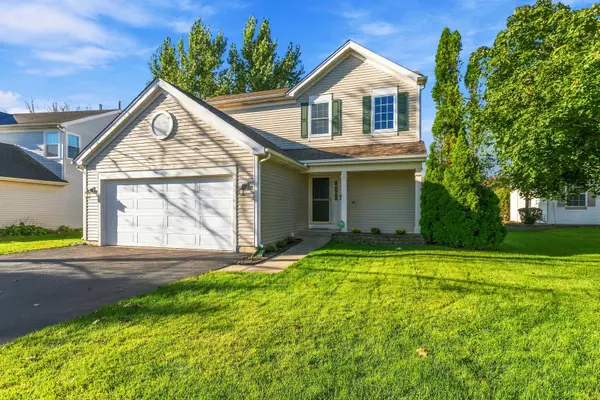 5 Flowerfield CT, Lake In The Hills, IL 60156