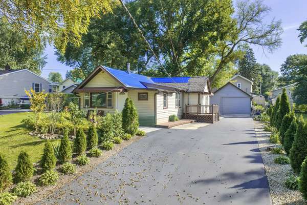 37 S Hickory AVE, Fox Lake, IL 60020