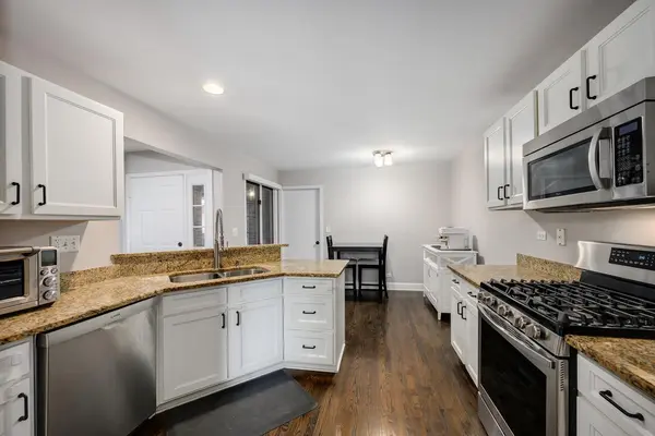 13866 STEEPLES RD, Lemont, IL 60439