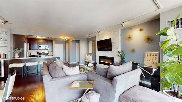 10 E Ontario ST #4301, Chicago, IL 60611