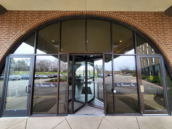 1 Renaissance PL #400, Palatine, IL 60067