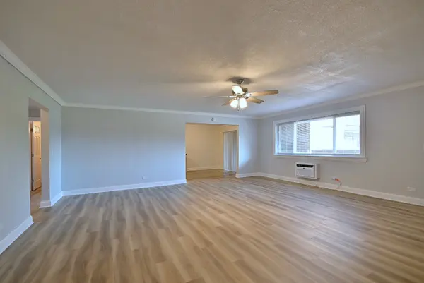 600 S York ST #2B, Elmhurst, IL 60126