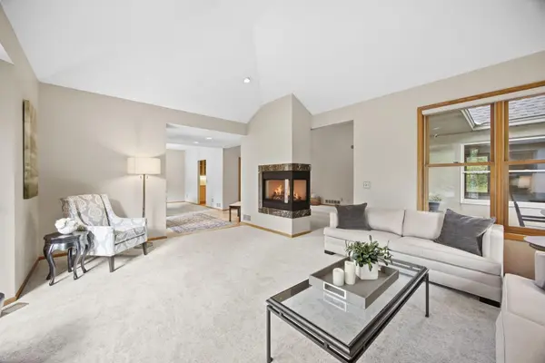 4320 Vinewood LN N, Plymouth, MN 55442