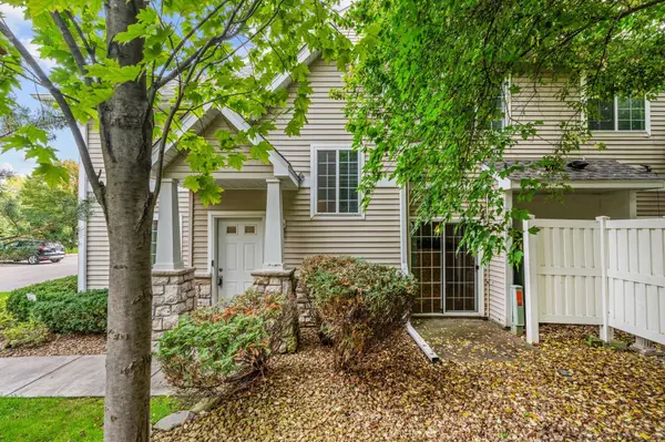 320 Willoughby WAY W, Minnetonka, MN 55305