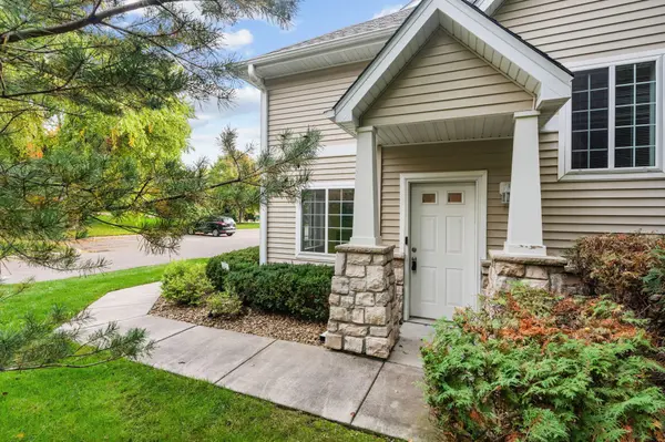320 Willoughby WAY W, Minnetonka, MN 55305
