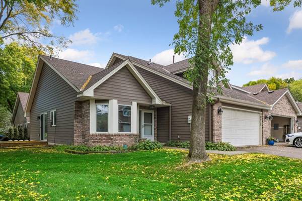 18512 Lime Tree CT, Minnetonka, MN 55345