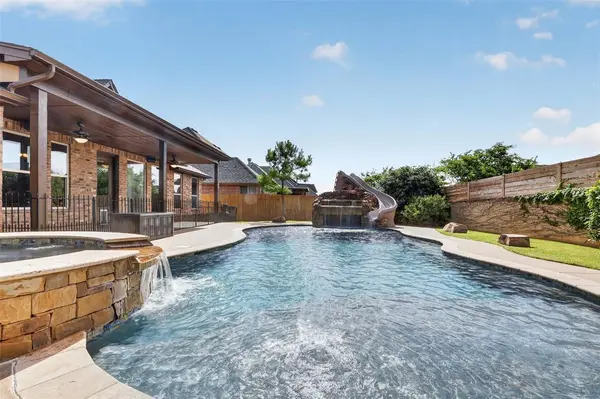 9021 NW 148th PL, Yukon, OK 73099