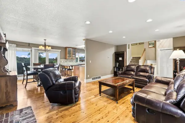 317 Pinetree Ct, Richland, WA 99352