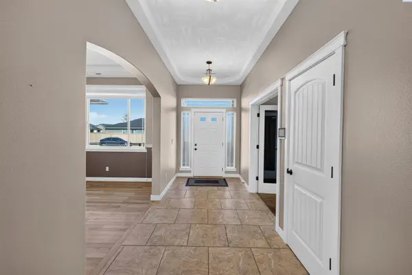 4502 Tamarisk Dr, Pasco, WA 99301