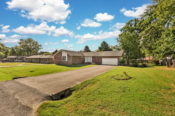 2136 Harvill Dr, Clarksville, TN 37043