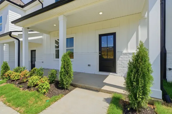 209 Martindale Ln, Clarksville, TN 37043