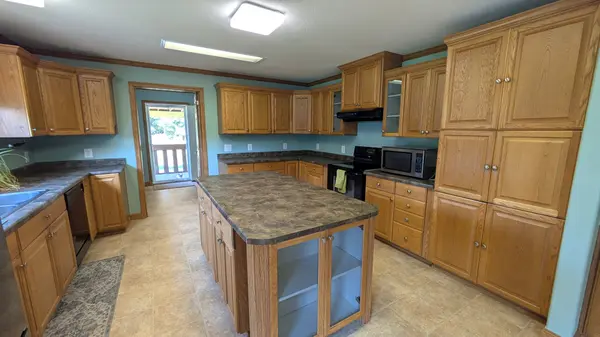 759 Brown Rd, Paris, TN 38242