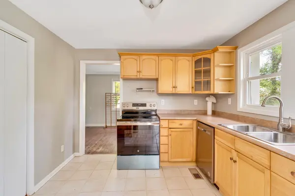 1502 Albion Drive, Signal Mountain, TN 37377