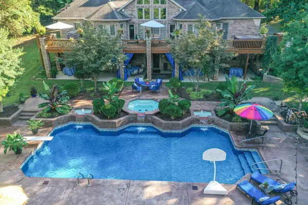 788 Rene RD, Nixa, MO 65714
