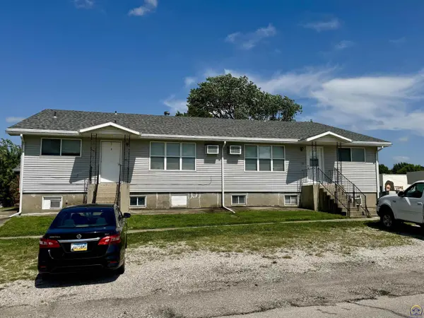 524 Neosho St, Burlington, KS 66839-1654