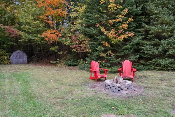 1181 Lone Pine DR, Bracebridge, ON P1L 1X4