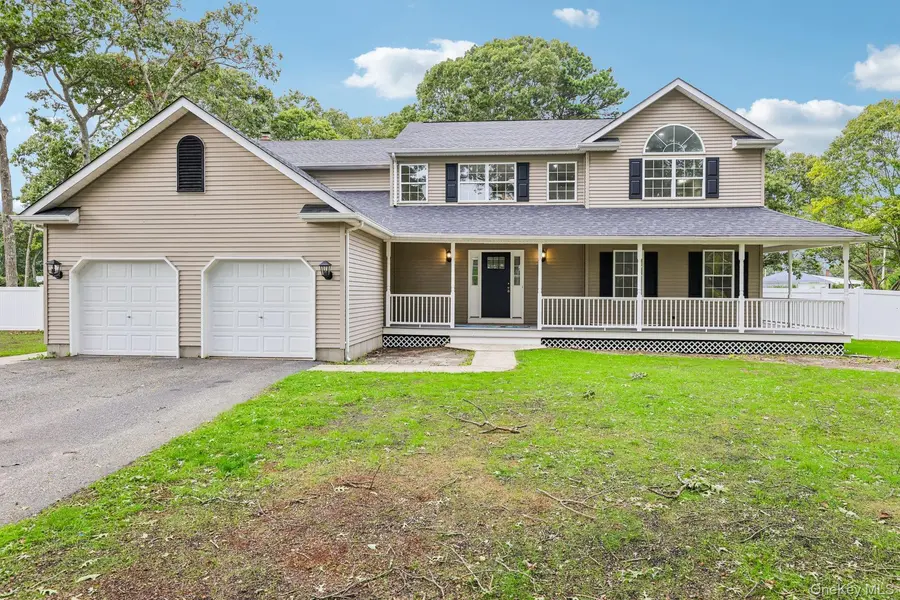 68 Margin DR, Shirley, NY 11967
