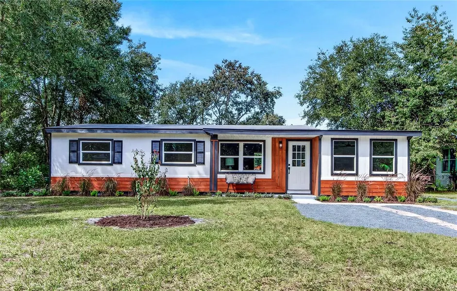 2426 S LAUREL AVE, Sanford, FL 32771