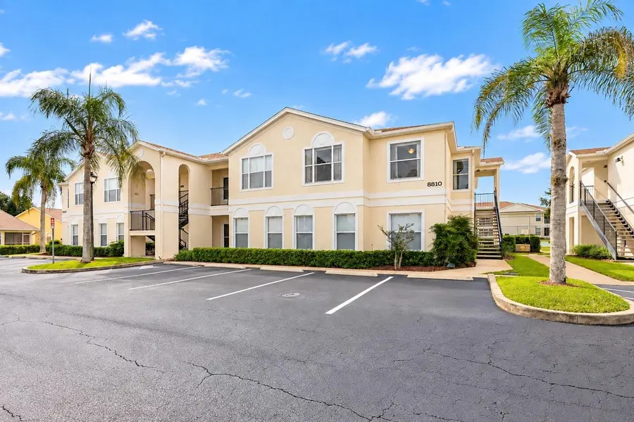 8810 GRAND PALMS CIR #B, Kissimmee, FL 34747