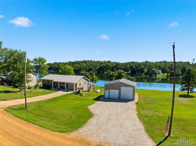 100 N Lake DR, Leslie, MO 63056