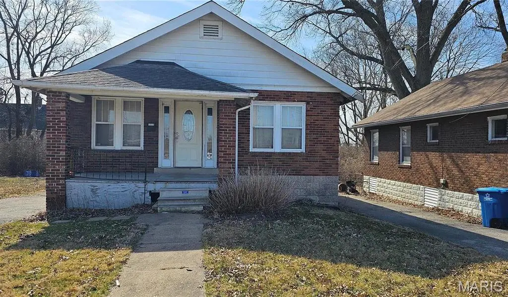 6908 Robbins AVE, St Louis, MO 63133