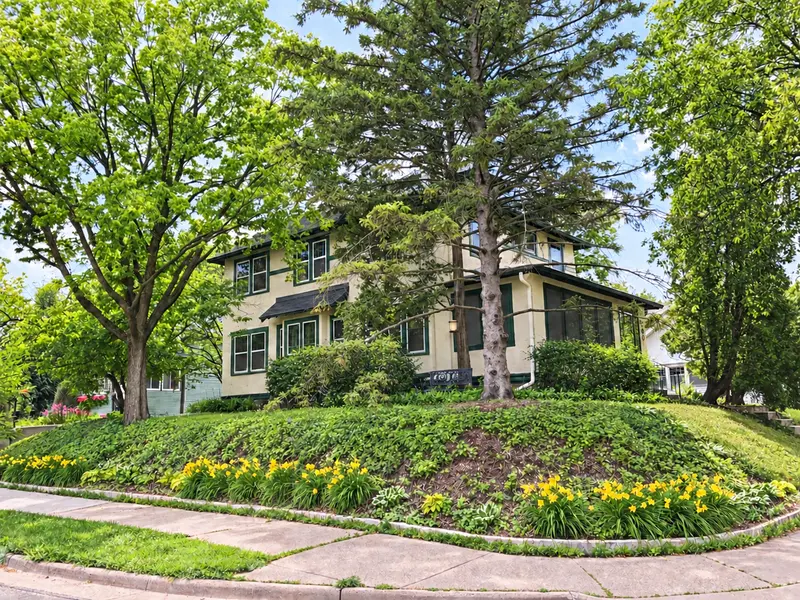 3001 W 47th ST, Minneapolis, MN 55410