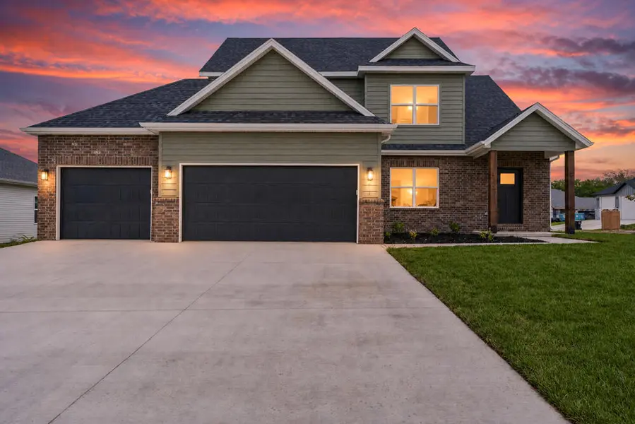 122 E Kelce LN, Republic, MO 65738